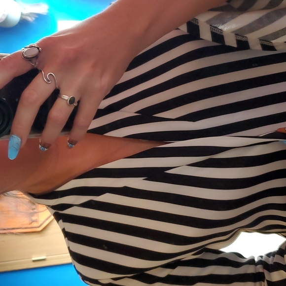 Black and white bell sleeved blazer - Picture 6 of 6